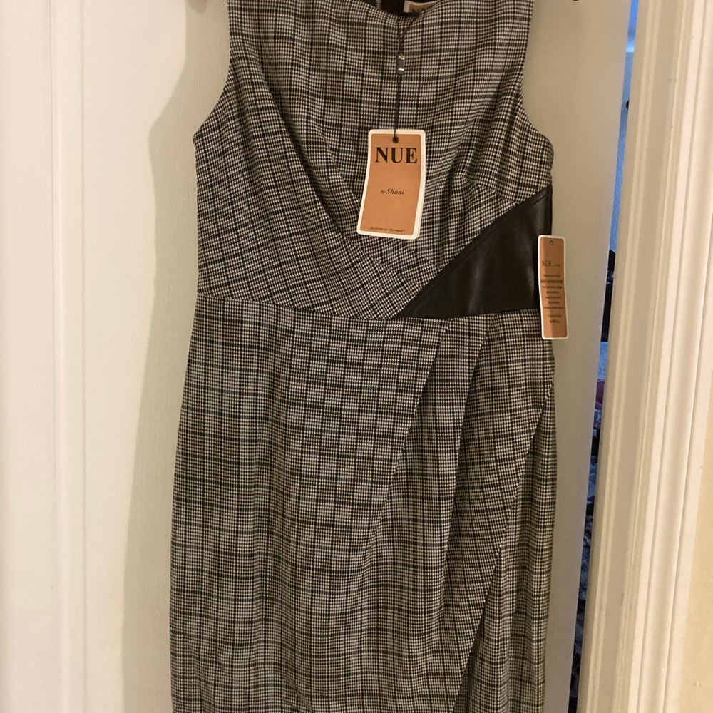 Nue by Shani Black and White Sheath Midi Dress